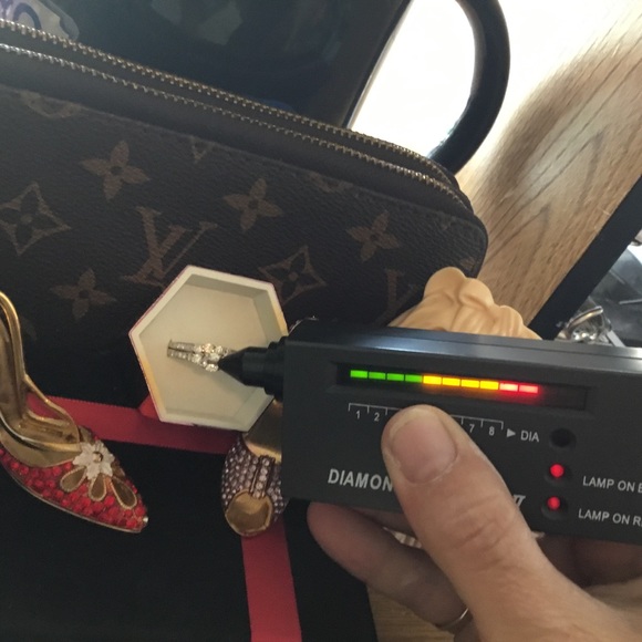 Gorgeous 14kt White Gold & Diamond Ring😍❤️💍 - Picture 4 of 6